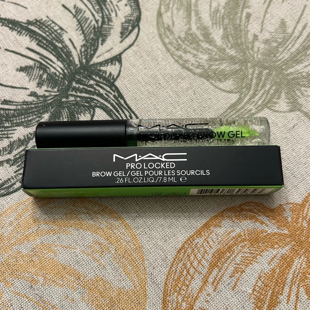 MAC pro lock brow gel - Picture 3 of 4